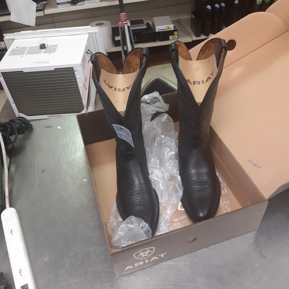 Ariat Western Style Boots - Picture 1 of 4
